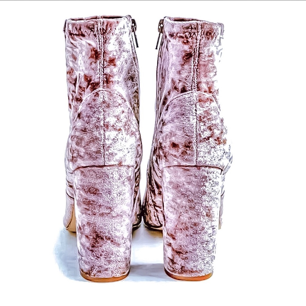 *LAST PAIR* Lush Lilac Velvet Bootie NIB 6.5 - Picture 3 of 5
